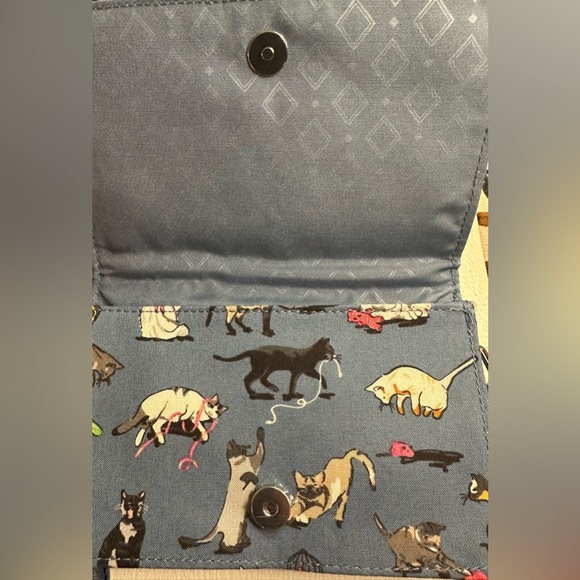 RFID 3-in-1 Crossbody - Picture 2 of 6